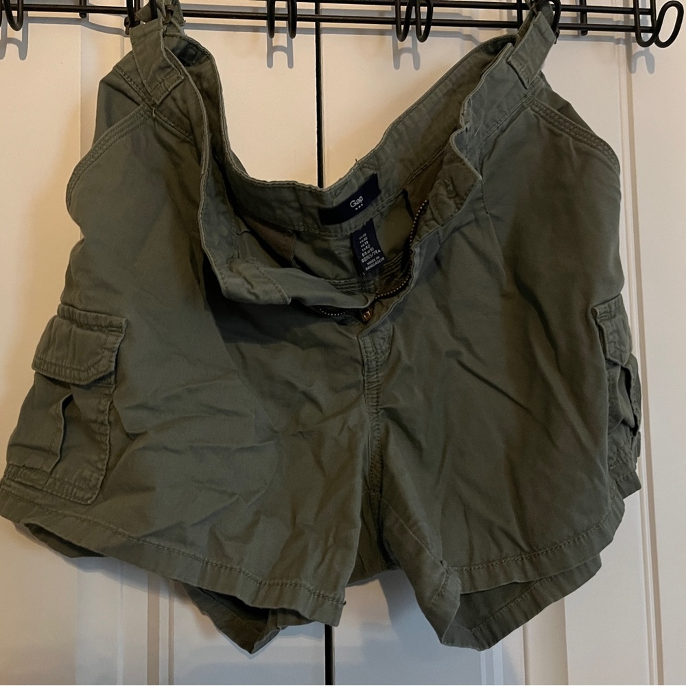 Gap cargo shorts